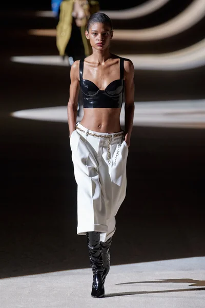 Look 26